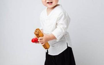 妈妈姓乔爸爸姓石取名男孩