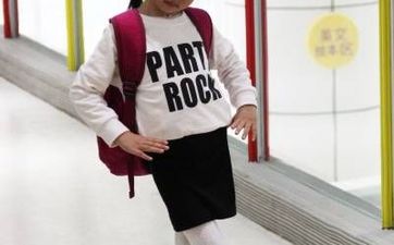 妈妈姓尹爸爸姓黄取名女孩