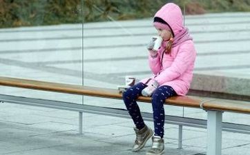 易跟梁姓女孩取名